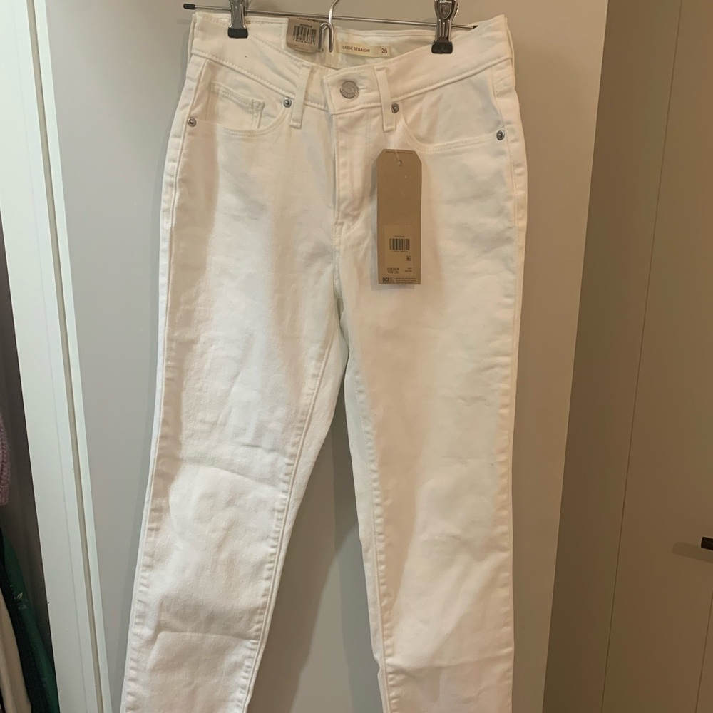 White Levi’s Classic Straight Jeans